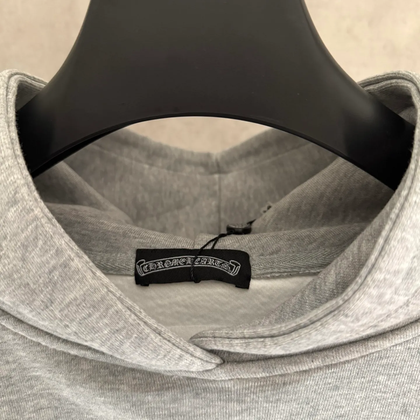 🅿️410 [Strict quality control] CH Croixin's new long-sleeved hooded sweatshirt. The fabric is made of heavy 480g double yarn fabric. Garment washing. Laser burning of the front and back panels. Garment washing. Loose fit. The fabric is stiff and stylish. It does not deform or shrink. Color: black, white, floral gray. Size: M-2xl